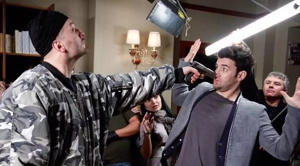 MOMENT TENSIONAT | Cheloo i-a pus pistolul la tâmplă lui Smiley! Video