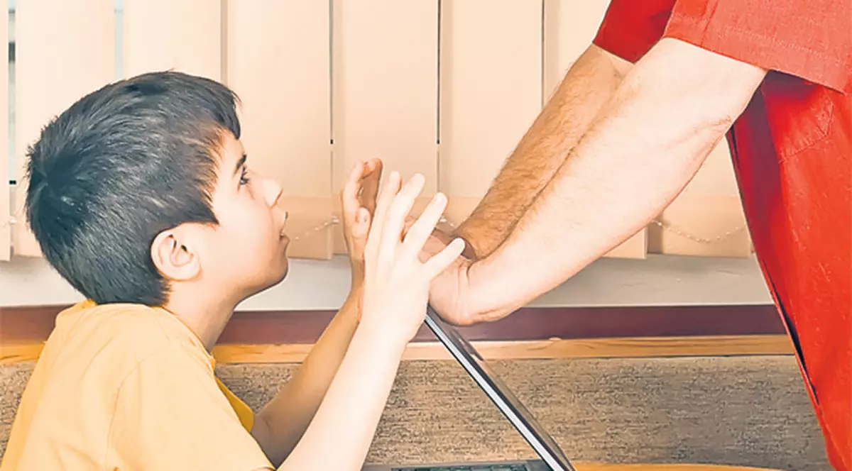 Cum îți scapi copilul de dependenţa de computer