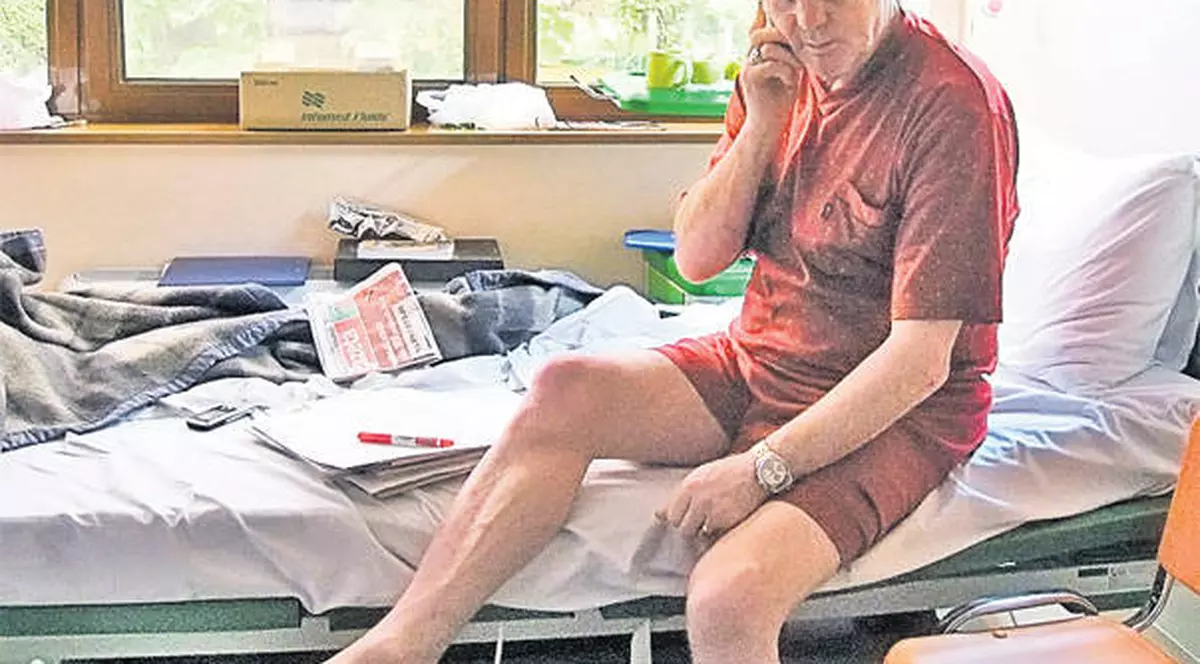 COLEGI DE SUFERINŢĂ! Helmuth Duckadam a fost mutat în salon cu Cornel Dinu