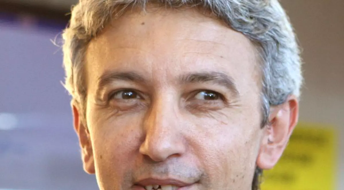 PORTRETUL-ROBOT al românului care votează cu DAN DIACONESCU şi partidul său