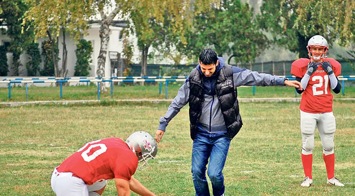 Ionel Dănciulescu s-a apucat de fotbal american! Atacantul lui Dinamo, este mort după sportul importat din SUA