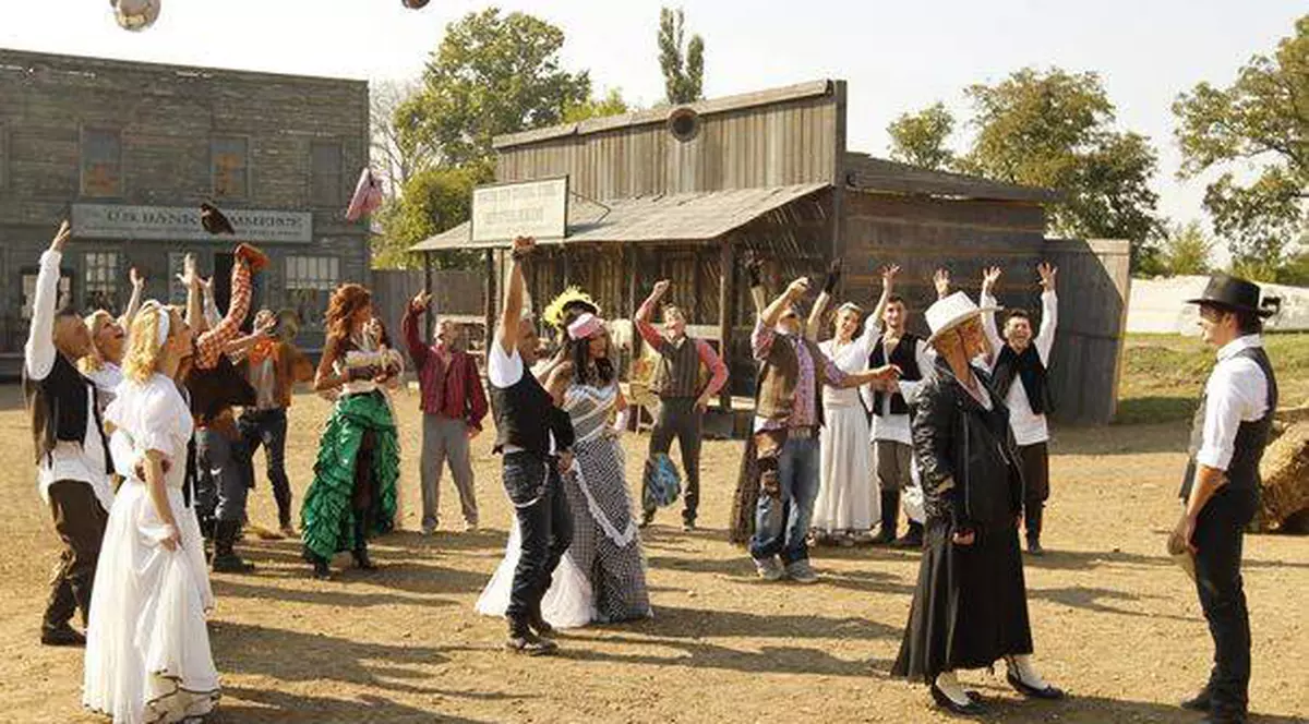 EXCLUSIV | Un membru al juriului de la ”Dansez pentru tine” a părăsit concursul! Vezi noua FORMULĂ! 