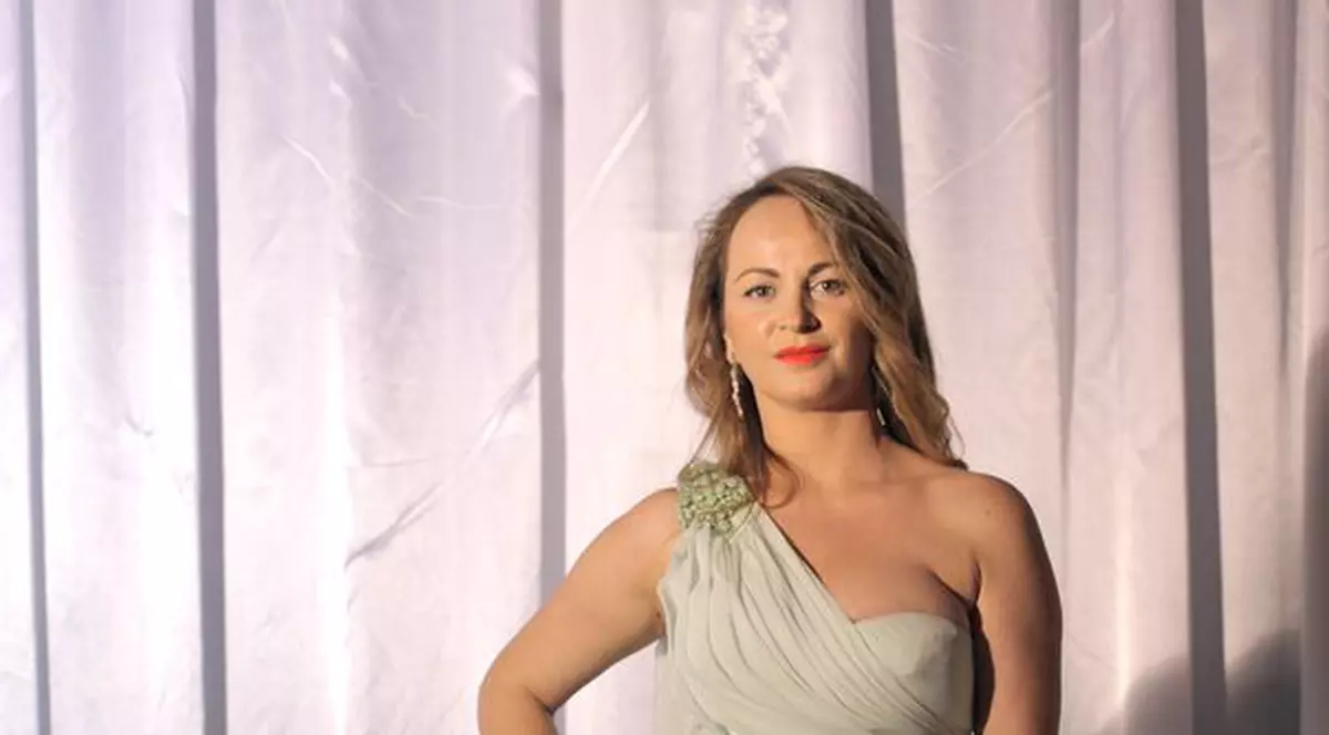 E la dietă pentru un nou rol! Delia Antal a mâncat trei zile numai struguri!