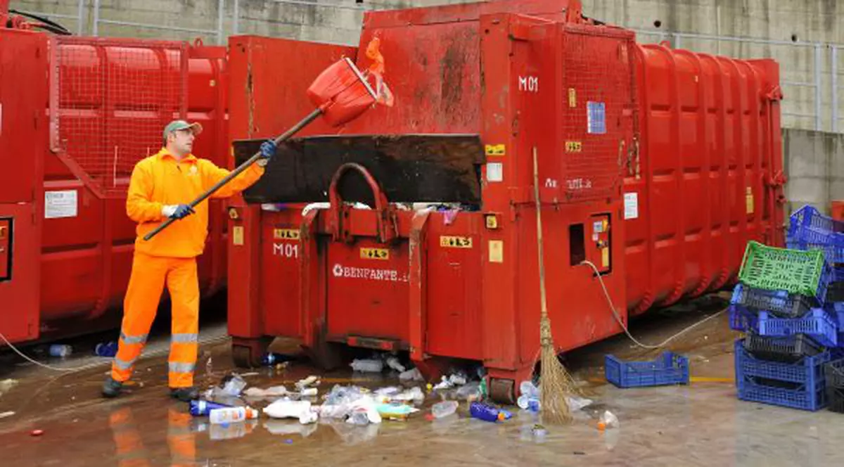 SUEDIA are un PLAN FABULOS: Vrea să cumpere GUNOIUL României