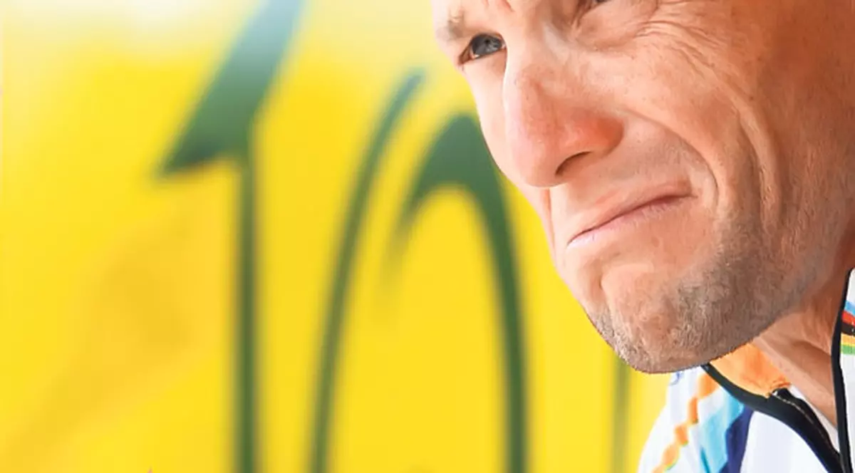 Aruncat ca o măsea stricată | De ieri, Lance Armstrong a rămas fără titluri în palmares, din cauza dopajului