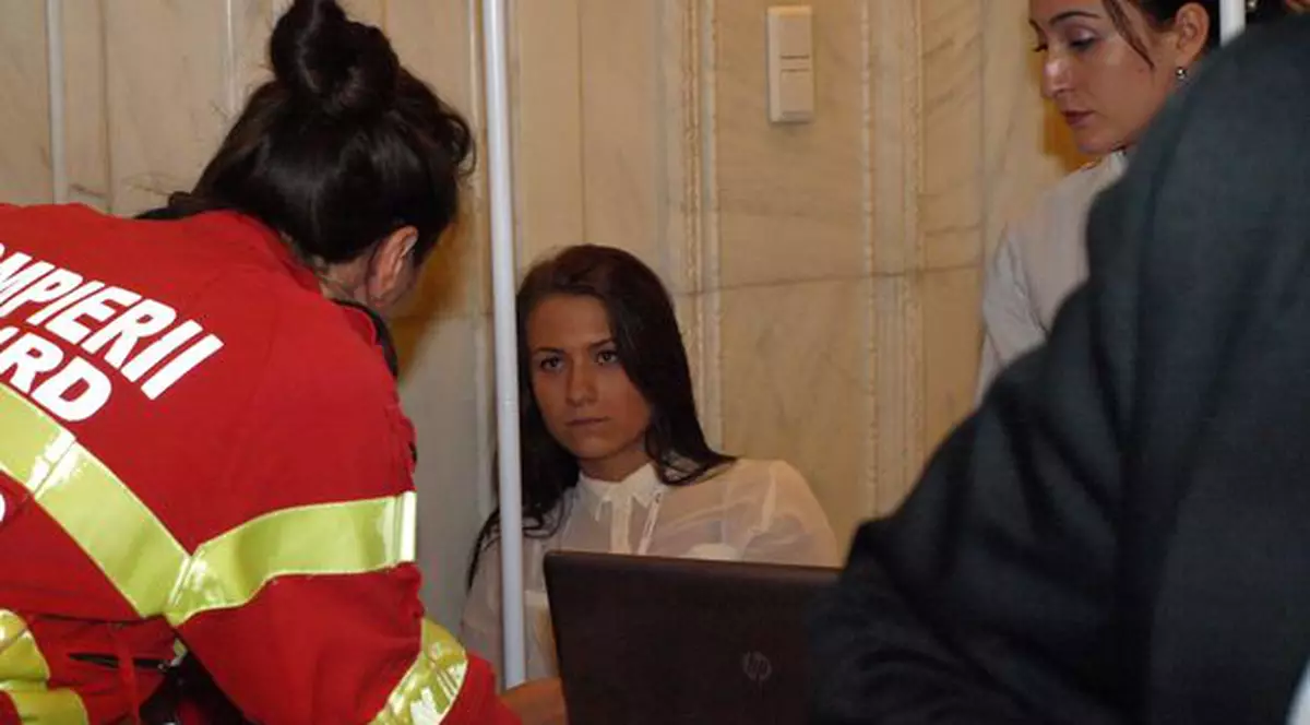 O femeie a leșinat de două ori la Congresul PPE de la Palatul Parlamentului