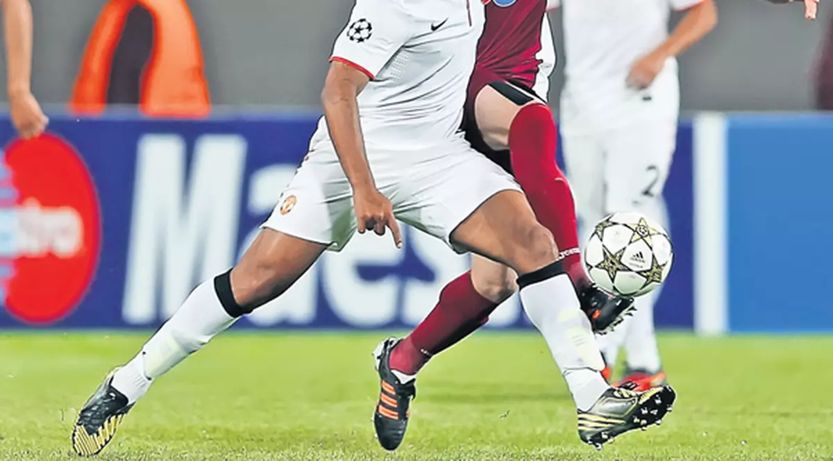 Van Persie, atacantul olandez al britanicilor, a fost decisiv în meciul contra unui CFR Cluj timid