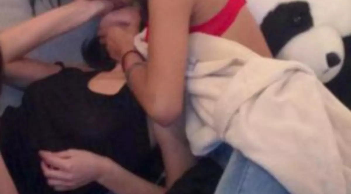 Mădălina Pamfile, ÎN IPOSTAZE EROTICE CU O FATĂ! | FOTO