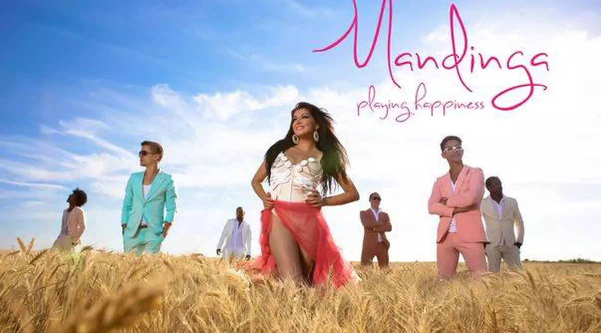 Mandinga face show complet în club!