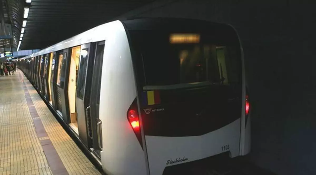 Circulaţia metrourilor, PRELUNGITĂ cu O ORĂ  pentru meciul România – Olanda de marţi