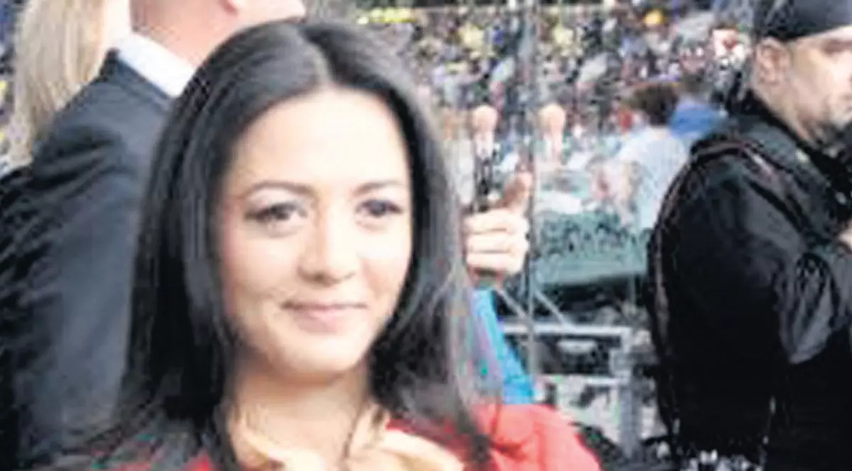 Oana Mizil şi Elena Băsescu poartă genţi de 5.000 de euro