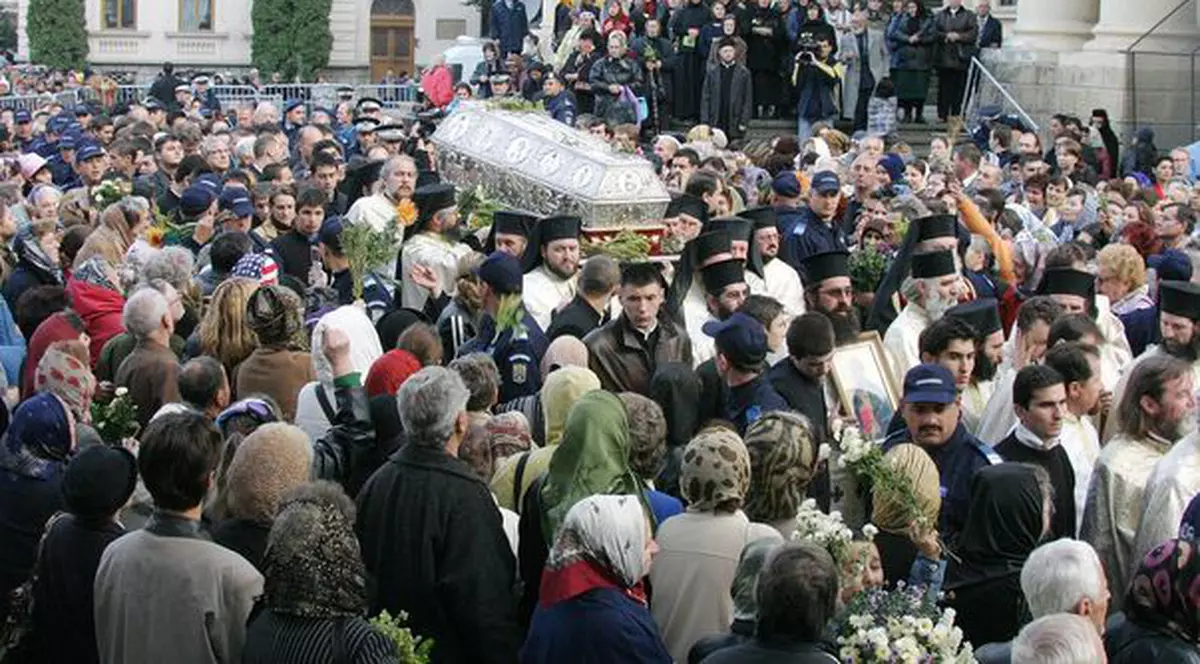 Biserica Ortodoxă din Bulgaria cere autorităţilor din România o parte din moaştele Sfintei Parascheva