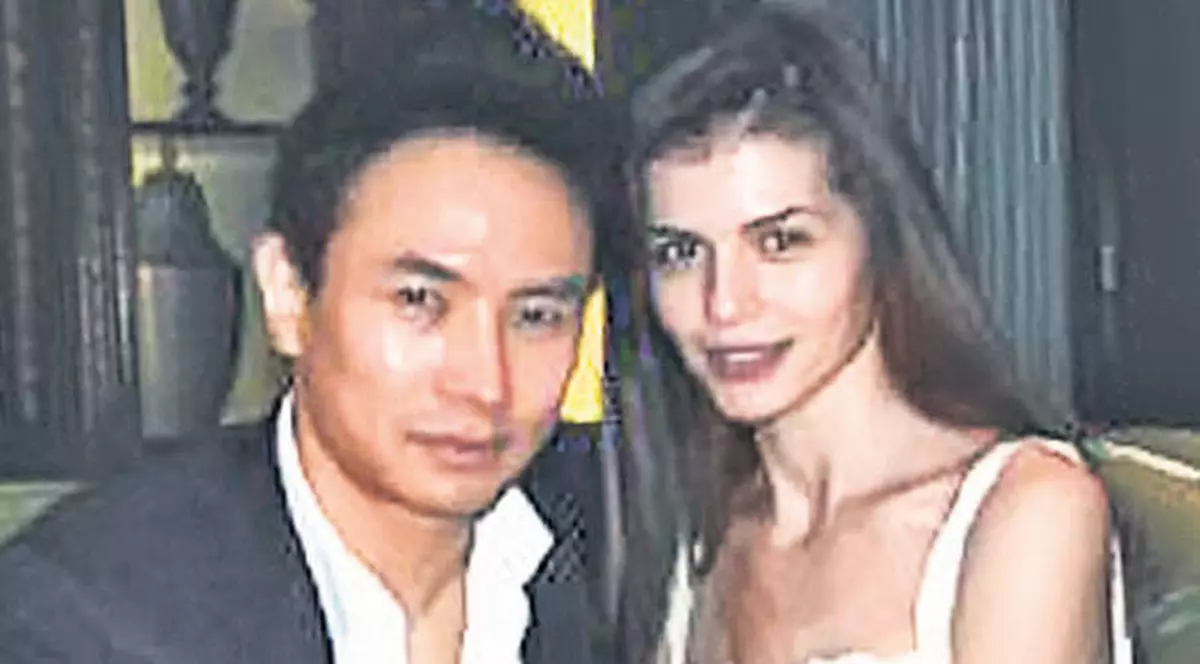 Mr. Pink s-a lăsat de călugărie pentru Monica Gabor?