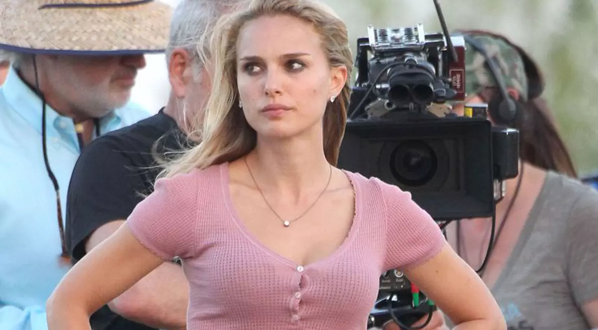WOW! Ce ABDOMEN PLAT are Natalie Portman. Îți vine să crezi că a născut anul trecut? | FOTO