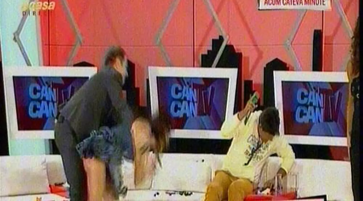 CIRC în toată REGULA! Oana Zăvoranu, cu POALELE ÎN CAP în timp ce se bătea cu Baldovin | FOTO