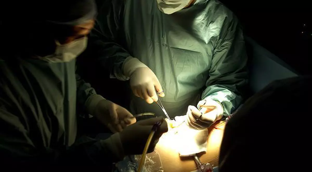 Şocant! O familie din Braşov vinde un testicul şi un rinichi pentru a nu rămâne fără casă