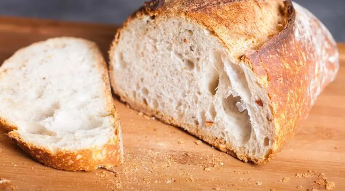 "Pâine OTRĂVITĂ pe piaţa din România". VEZI cine spune asta