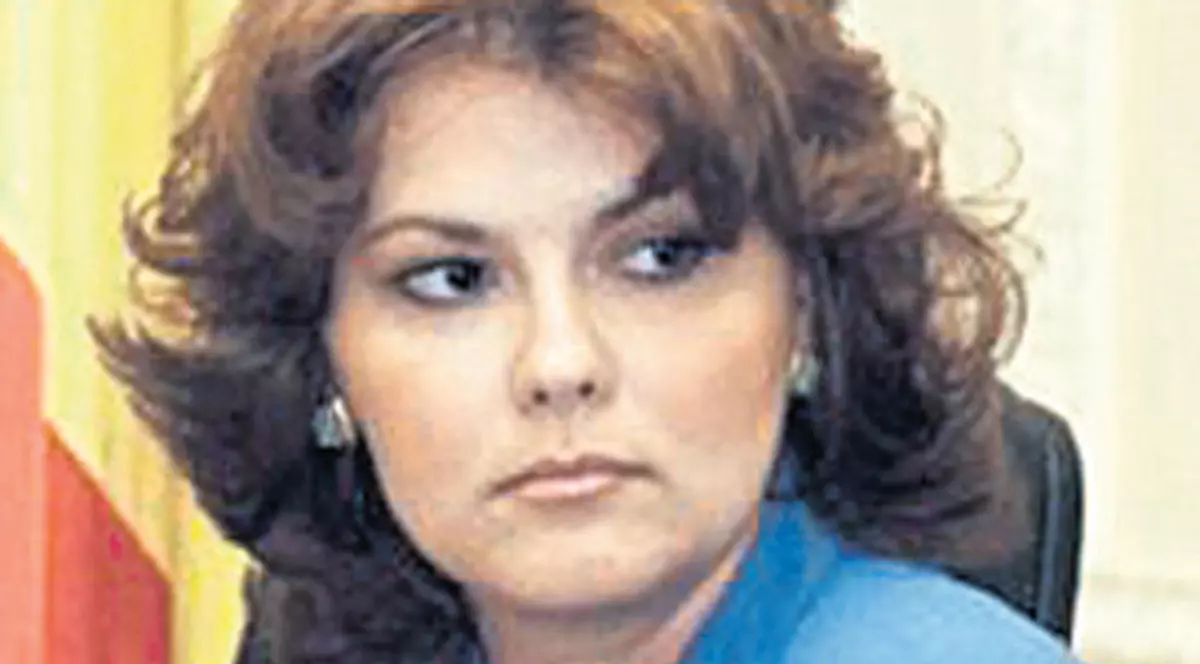 Răscoala tarabagiilor din Craiova a încăierat Primăria cu Prefectura