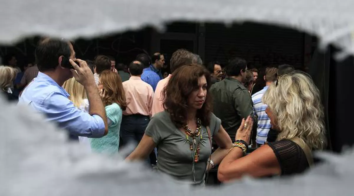 Jurnaliştii, medicii şi avocaţii vor ieşi în stradă la Atena