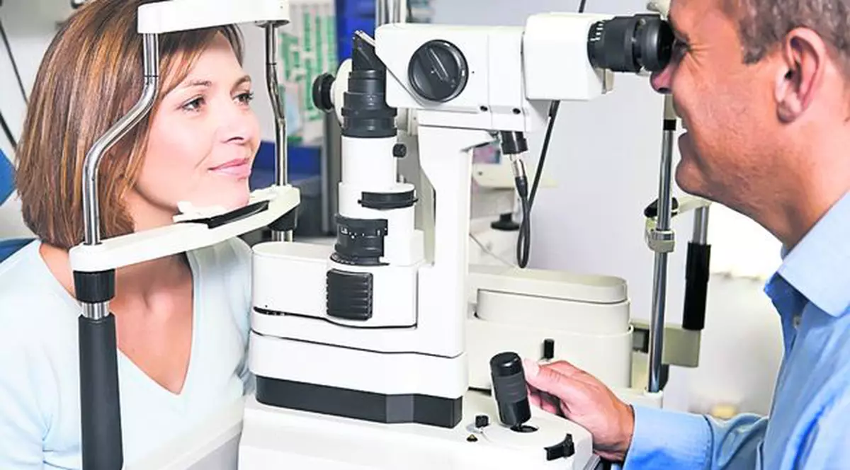 Petele şi modificările pupilei anunţă o problemă de sănătate. Irisul dezvăluie de ce afecţiuni suferi