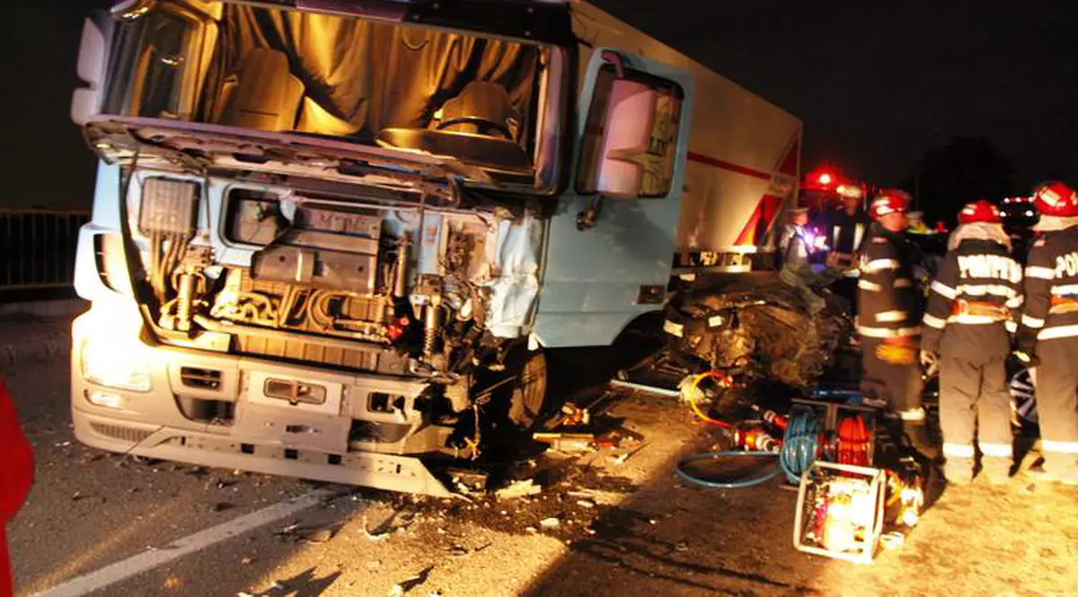 RAVAGIE pe o șosea din Vâlcea! Un șofer beat care conducea un TIR a distrus două mașini și a băgat doi copii în spital