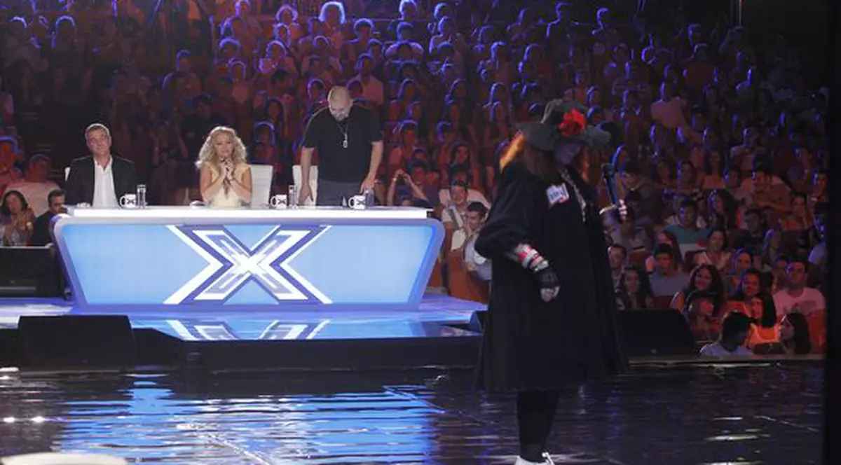 Mărturisire şoc la X Factor. Veronica fermecătoarea l-ar lua de soţ pe Traian Băsescu