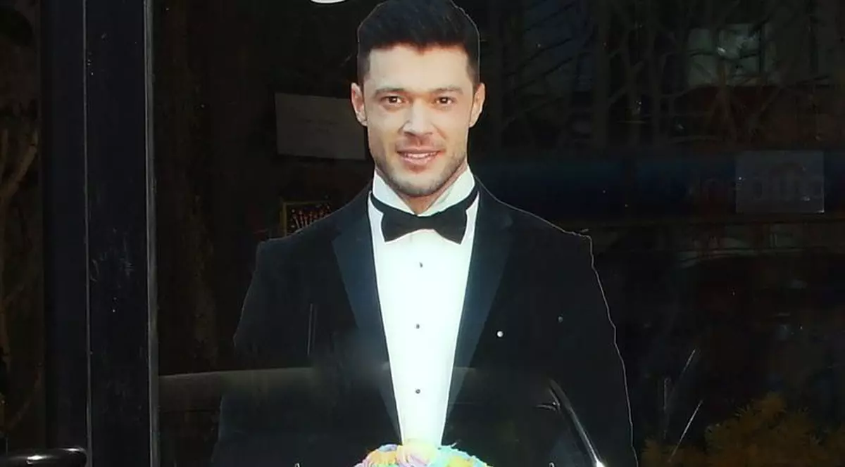 Victor Slav, în vitrina unei florării! A lansat o afacere de familie!