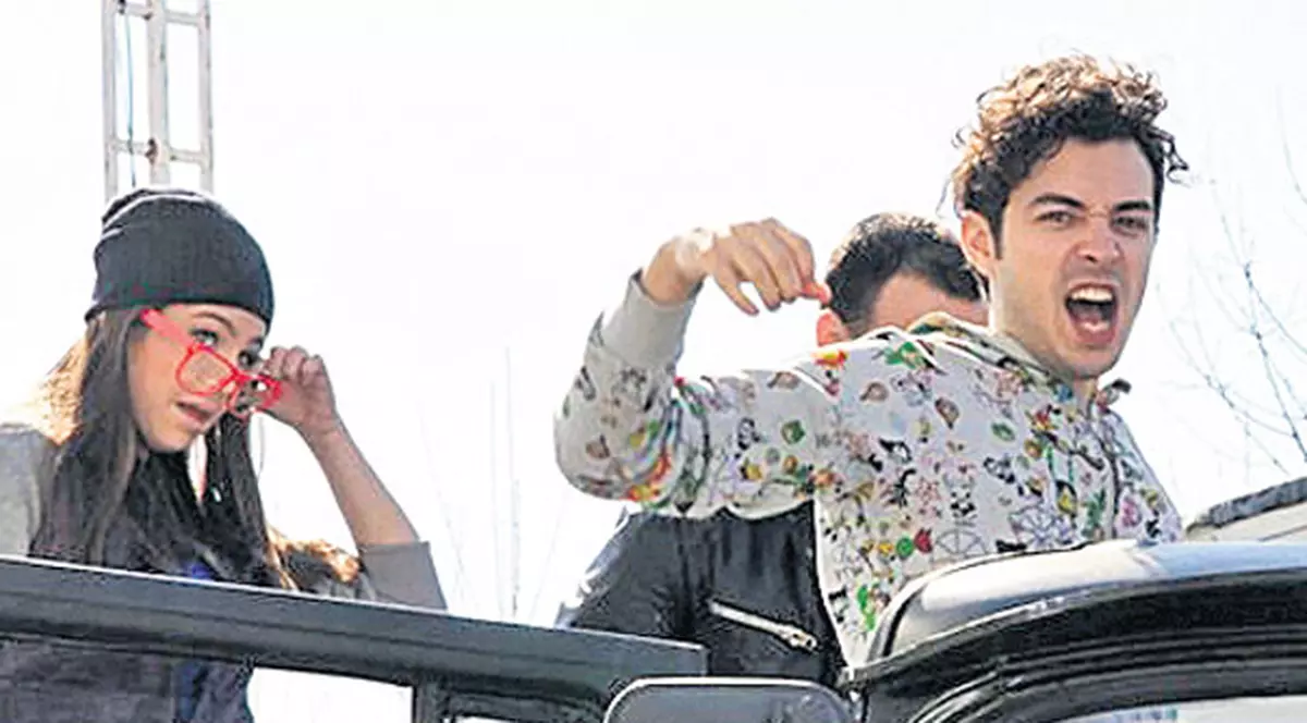 Andreea Olariu, fata care a uimit juriul de la «Vocea României», a lucrat cu Moga, dar l-a ales pe Smiley