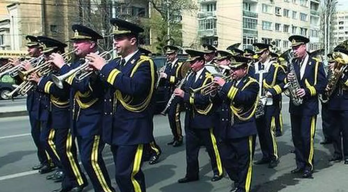 Ziua Armatei Române, sărbătorită în Parcul Izvor. Ce putem vedea acolo