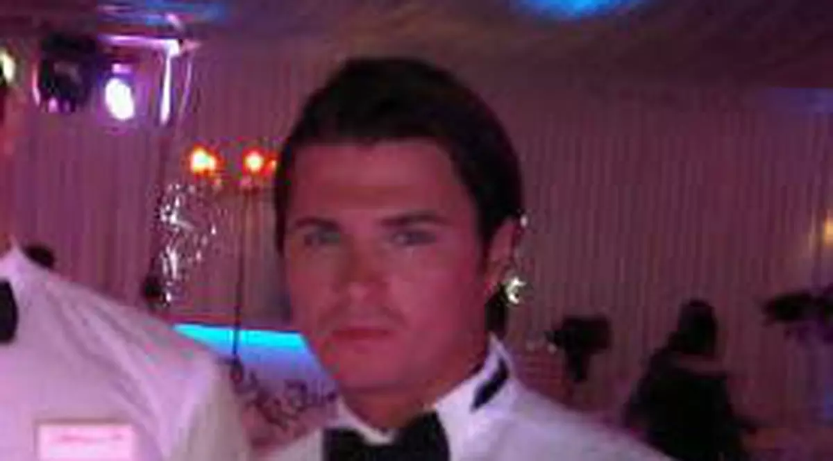 Alex Avram, iubitul Oanei Roman, OSPĂTAR la un centru de evenimente de lux! FOTO