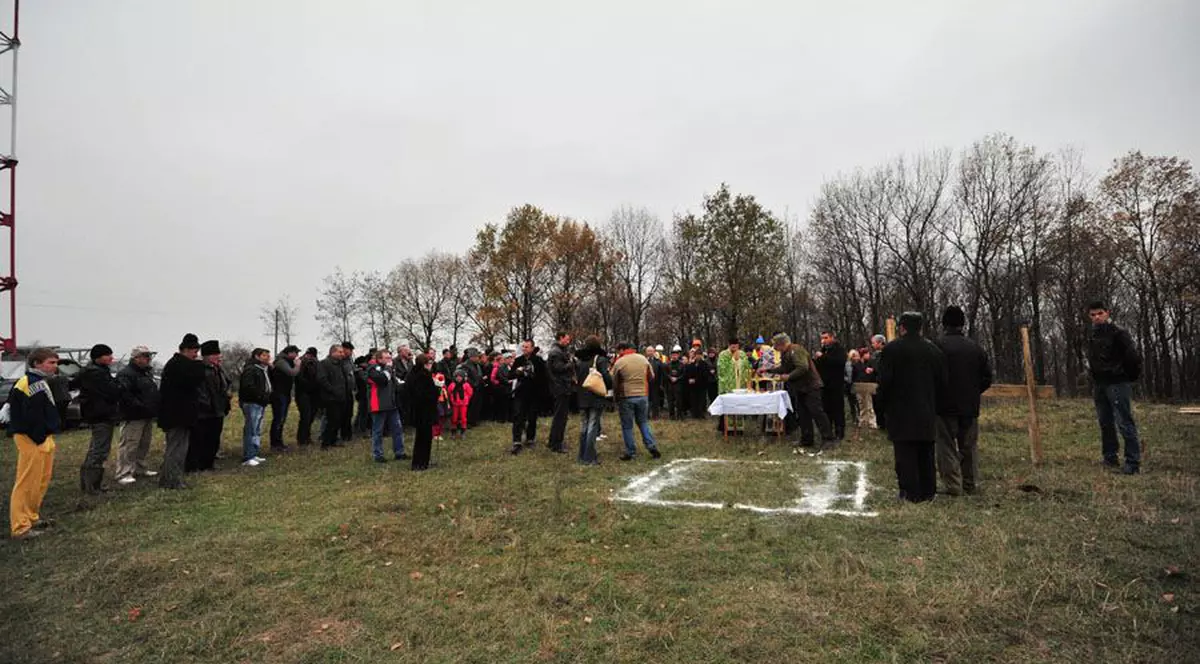 Fabulos. Vezi ce cadou vrea să le facă Elena Udrea locuitorilor din comuna Ion Creangă de Moş Nicolae 