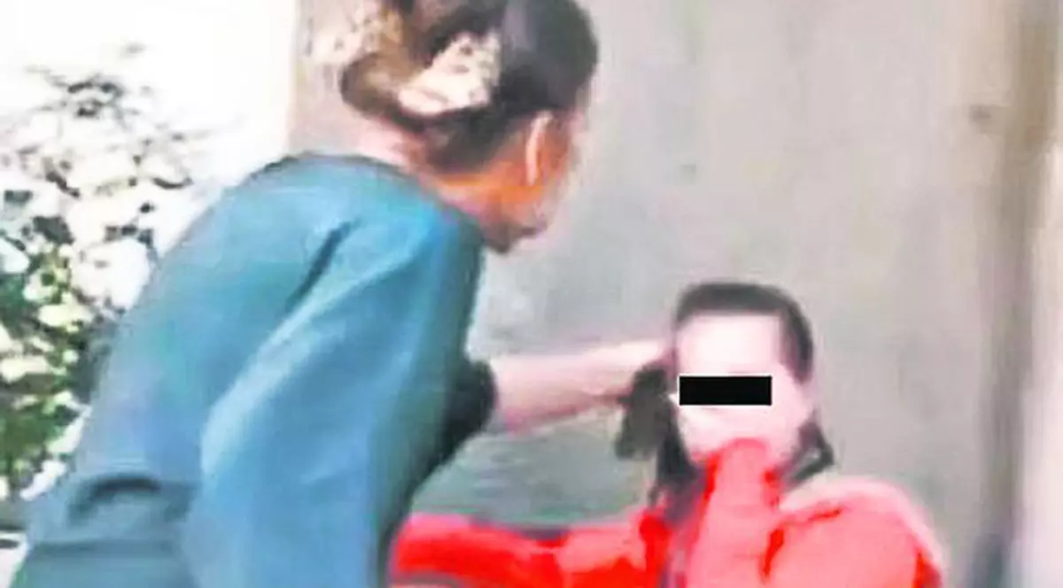 Eleva bătăuşă, trimisă în judecată