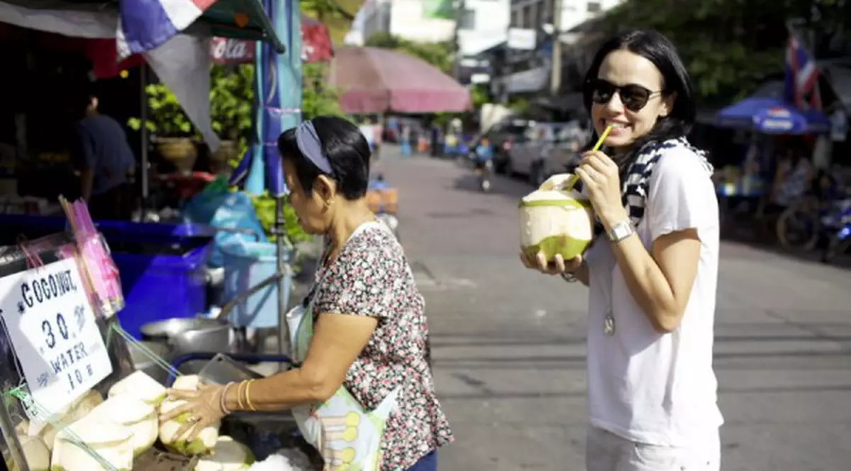Andreea Raicu, ÎNDRĂGOSTITĂ de bucătăria thailandeză! Vezi după ce preparat se dă în vânt!