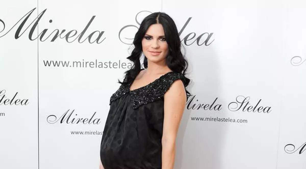 Ellie White a născut! Vezi dacă are fetiţă sau băiat şi ce a spus când şi-a luat pruncul în braţe!