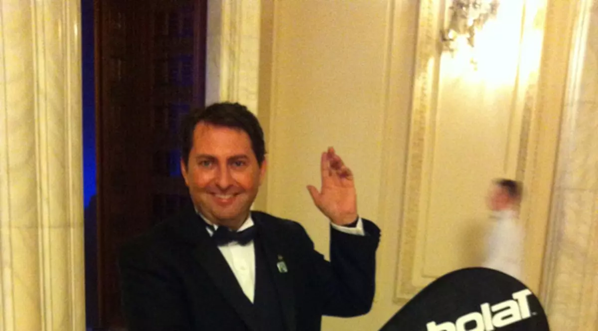 Află cu cât a fost cumpărată racheta de tenis donată de Ruxandra Dragomir la o licitaţie