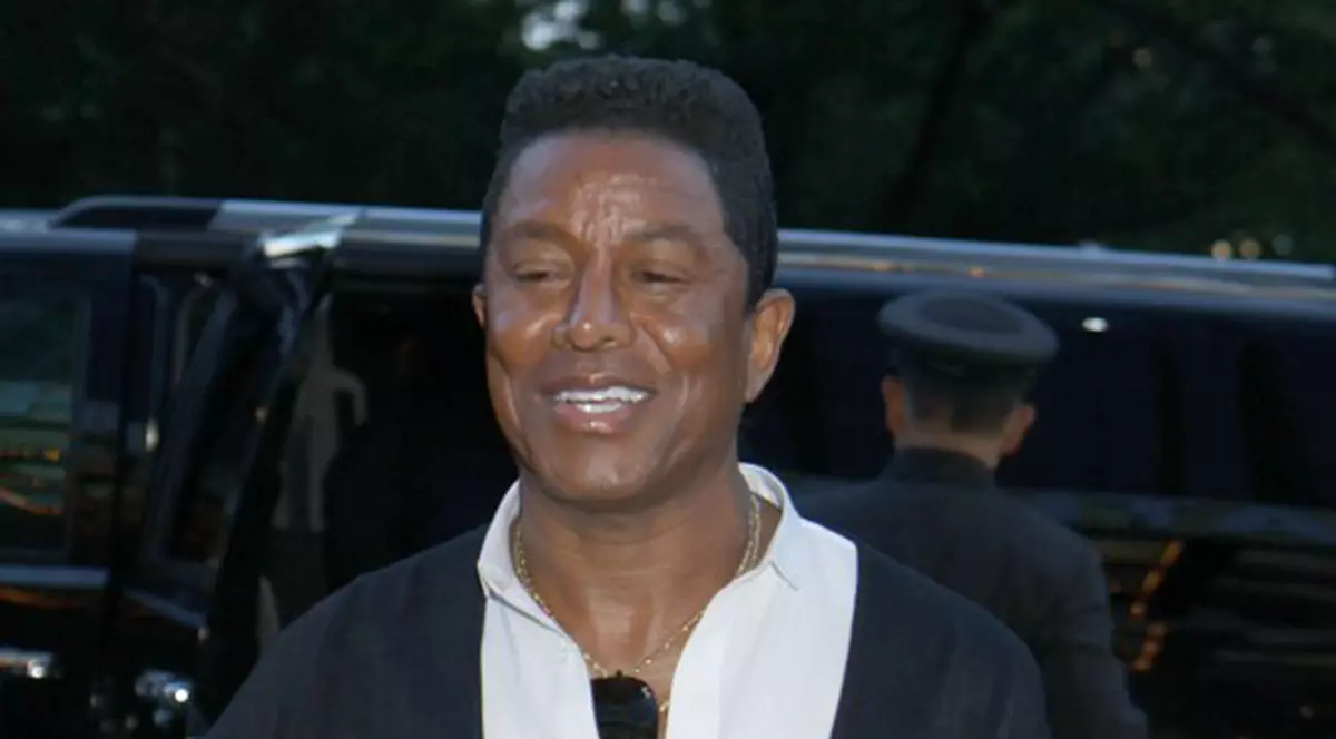 S-a SĂTURAT de povara CELEBRITĂŢII! Fratele mai mare al lui lui Michael Jackson, Jermaine, a depus documntele pentru a-şi SCHIMBA NUMELE!