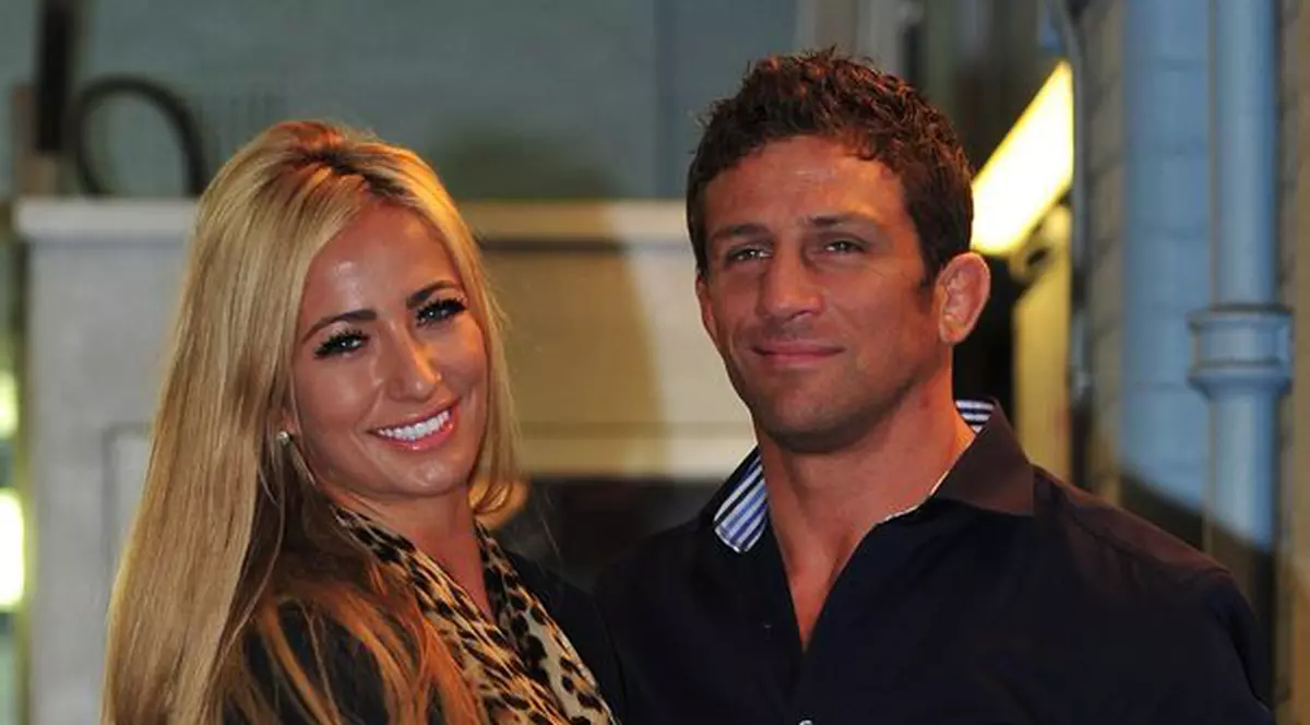 Alex Reid: "În tinereţe m-am culcat şi cu bărbaţi"