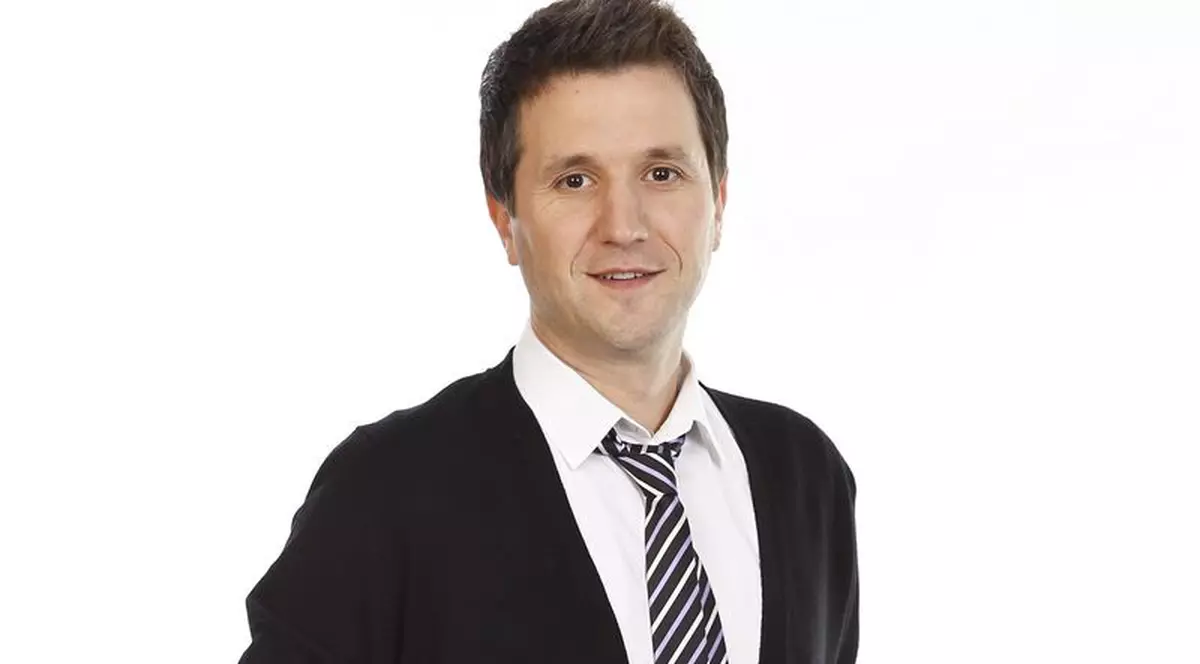 Andi Moisescu a VÂNDUT ziare la METROU, în tinerețe. Află cum a reușit să scoată bani din afacere și cum a ajuns să fie cunoscut!