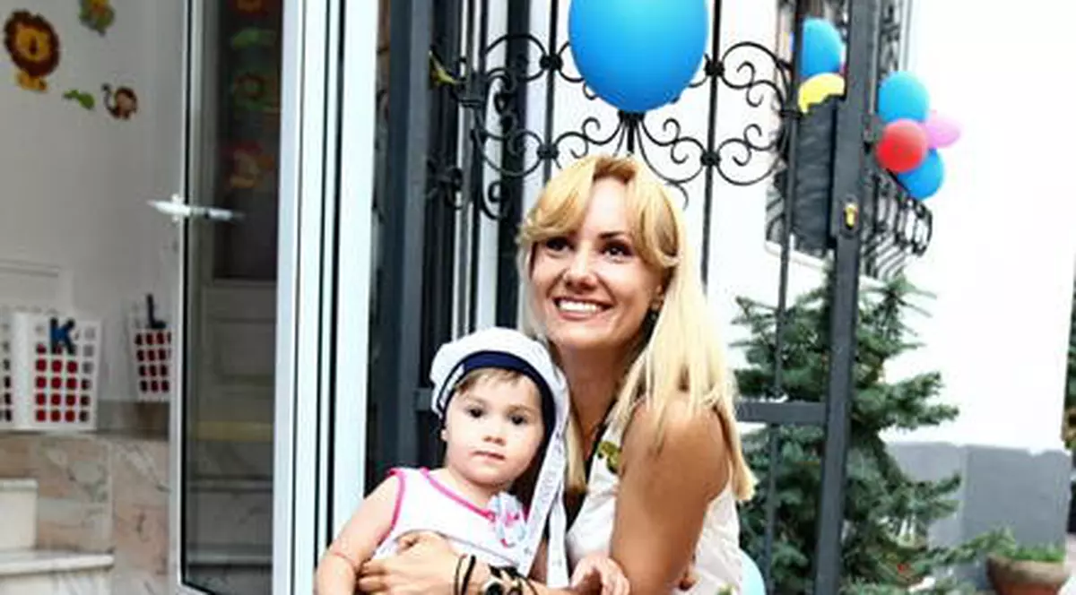 Oana Ioniță lămurește problema pensiei alimentare: ”Fetița mea are tot ce-i trebuie”