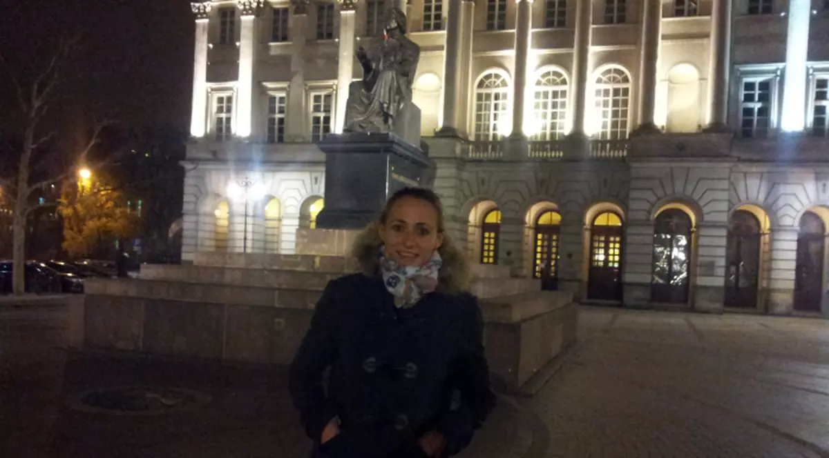 Camelia Potec s-a plimbat noaptea prin Varşovia  