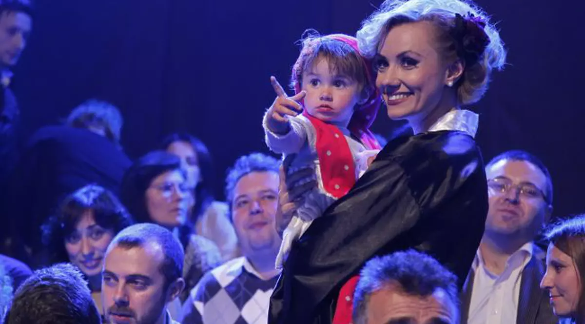 Ce fac jurații și vedetele în pauzele de la "Dansez pentru tine"? Imaginile pe care nu le vezi la TV