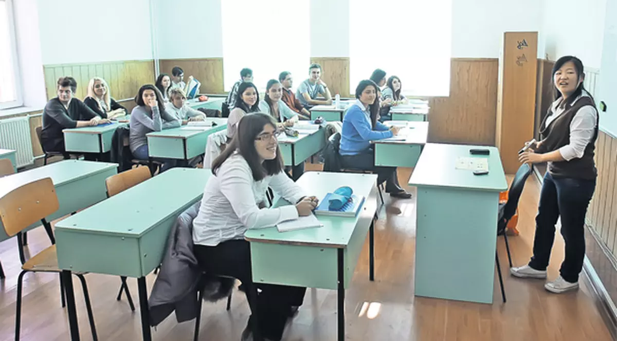 Elevii Liceului Hristo Botev din Capitală studiază «limba viitorului»