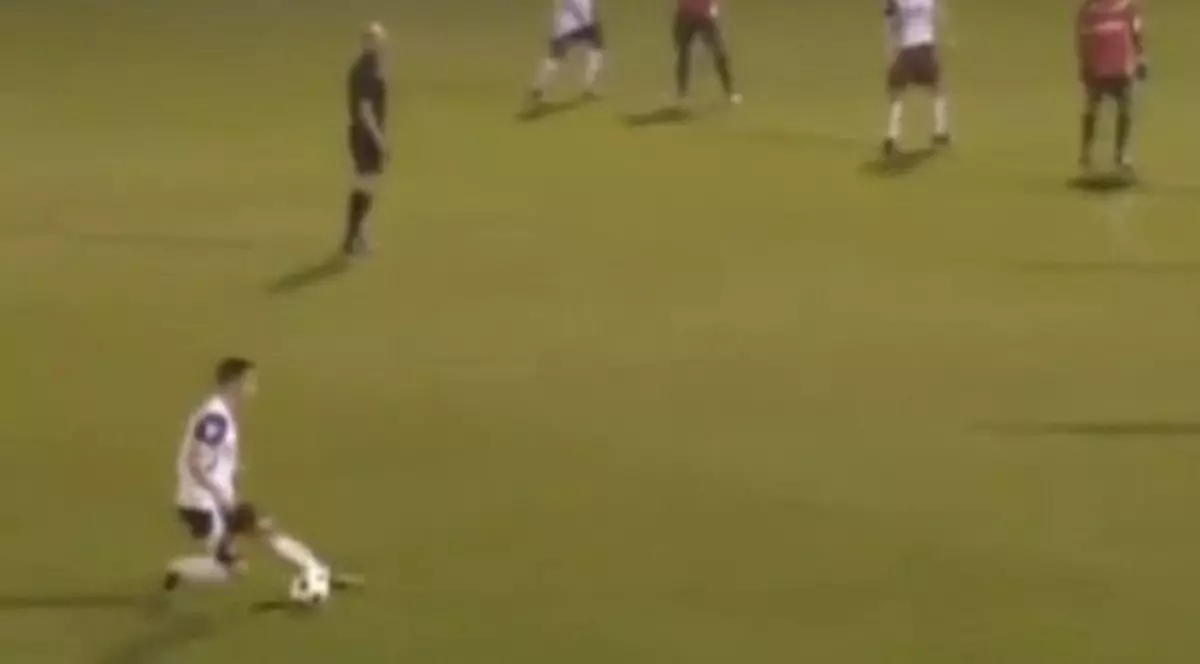 Cel mai GHINIONIST fotbalist? E INCREDIBIL ce i s-a întâmplat la o LOVITURĂ LIBERĂ | VIDEO