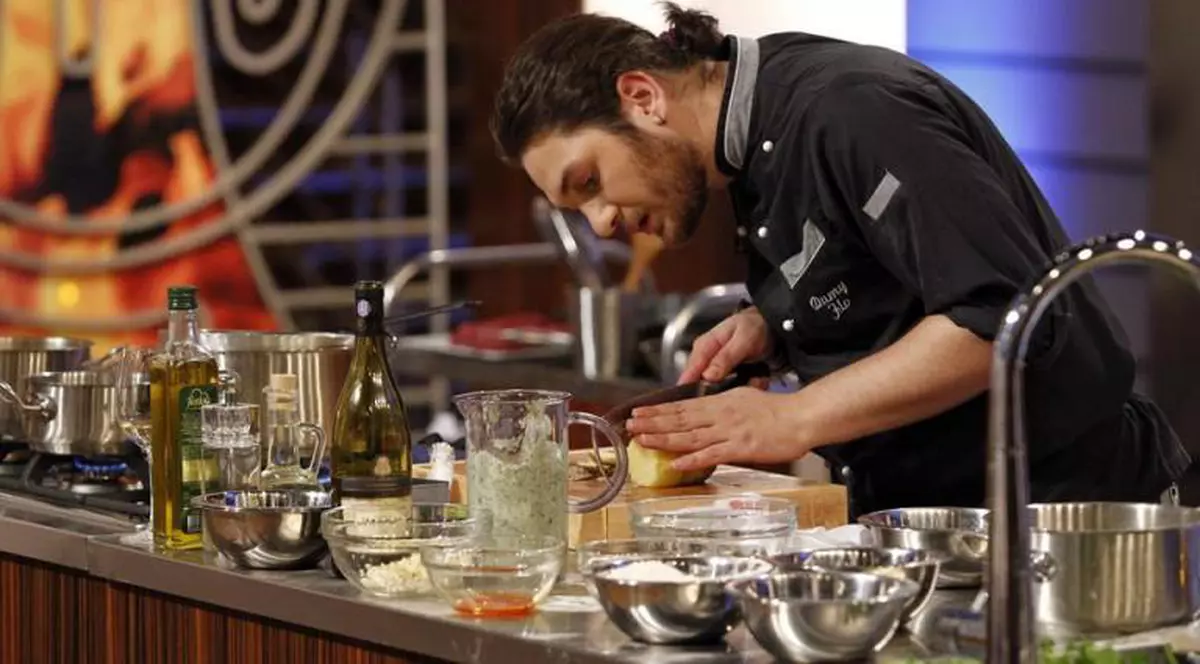 Florin Dumitrescu de la MasterChef îţi dezvăluie INGREDIENTUL-MINUNE pe care trebuie să-l foloseşti la orice masă