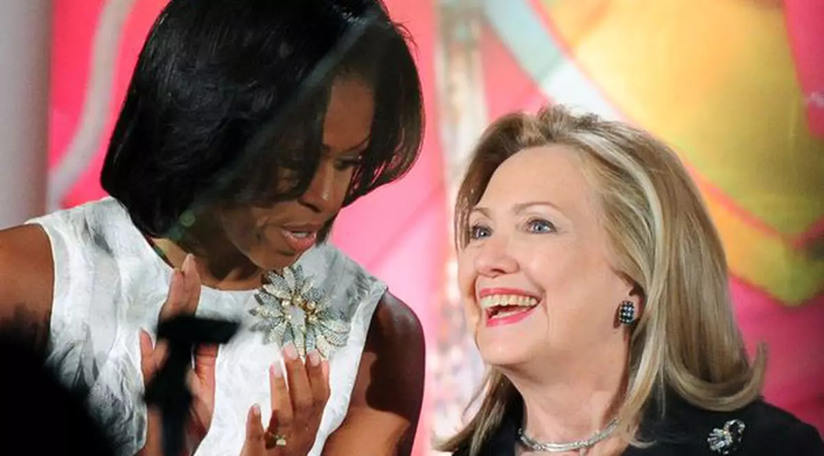 Hillary Clinton s-a făcut de râs în timpul discursului istoric al lui Barack Obama | VIDEO