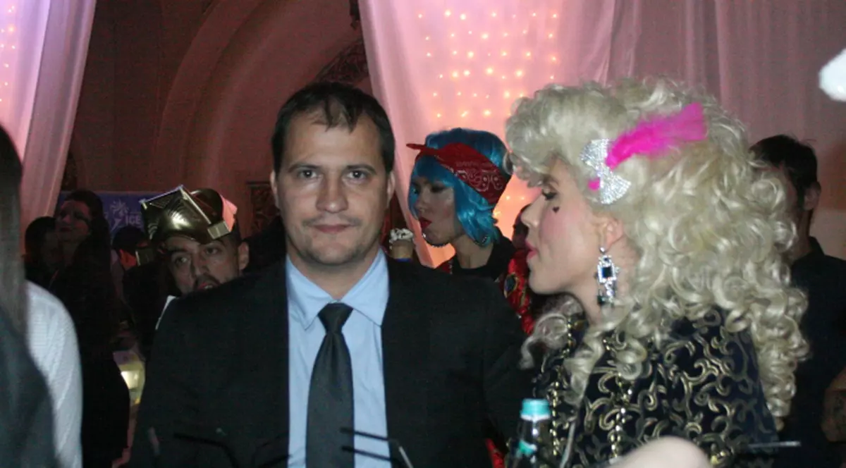 Huidule, ţi-e frică de fotografi? Uite CUM A REACŢIONAT la un eveniment | FOTO