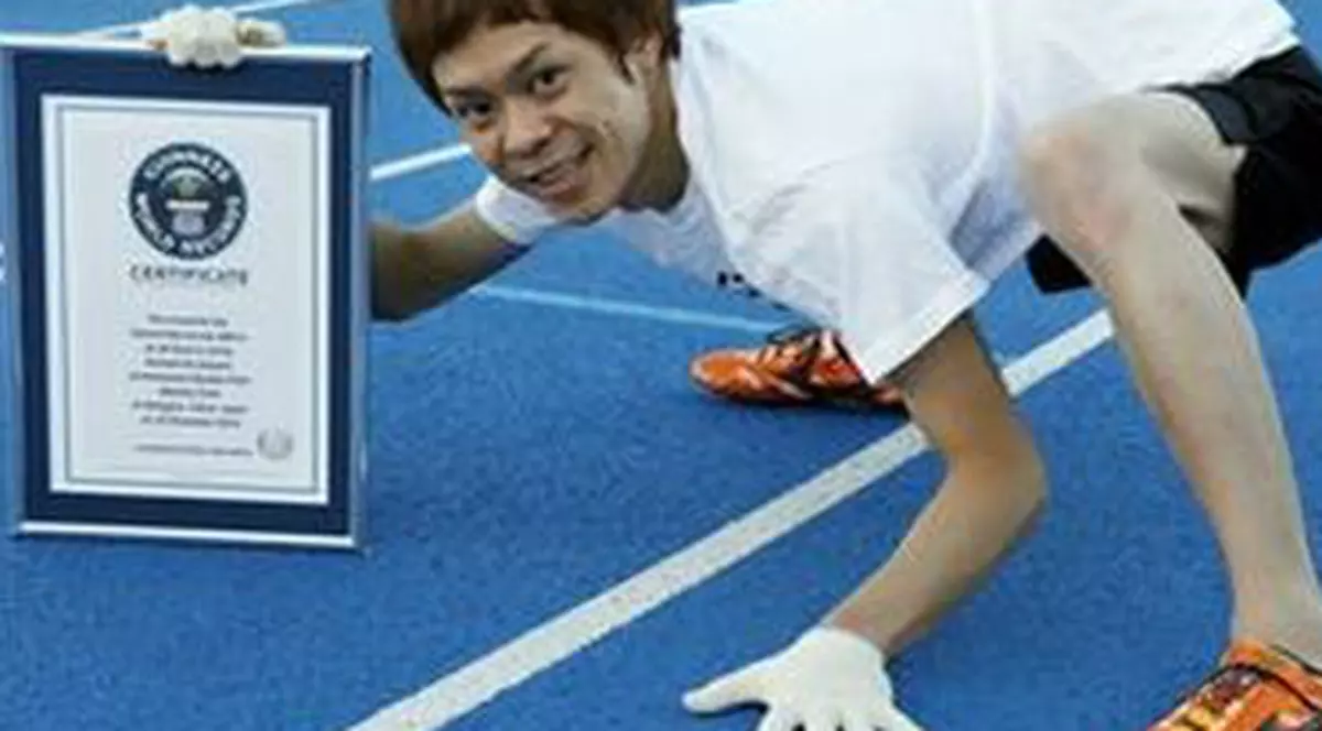 A intrat în Guinness Book cu record mondial la alergarea în patru labe | VIDEO