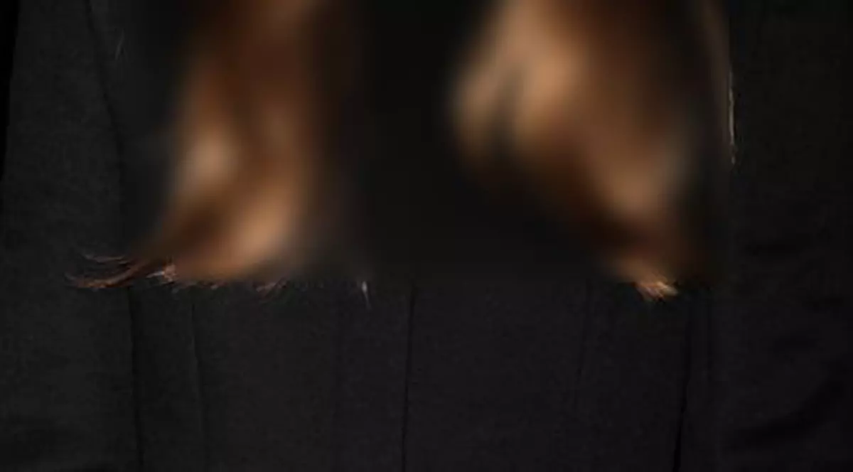 Capete de păpuși mutilate în bradul de Crăciun! Ce vedetă împodobește așa de Sărbători