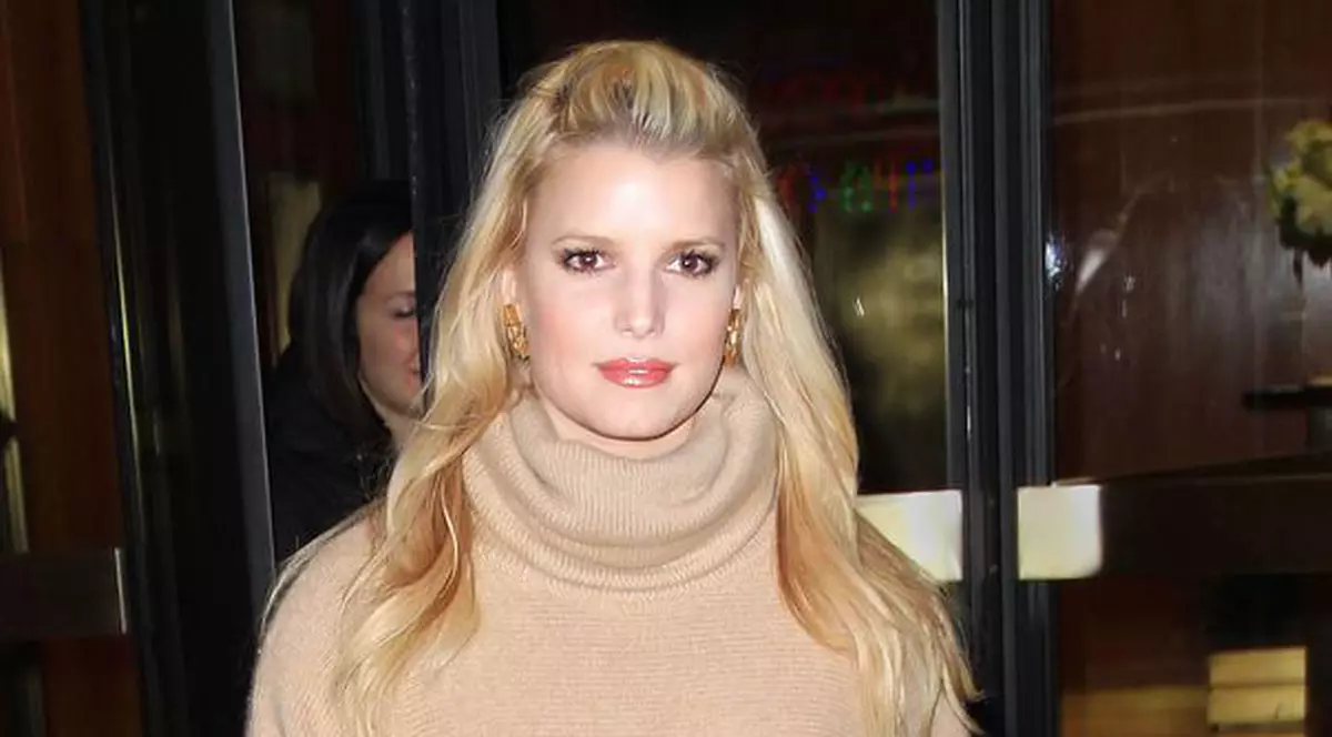 Vestea care a dat-o peste cap pe Jessica Simpson: A rămas însărcinată la șase luni după naștere
