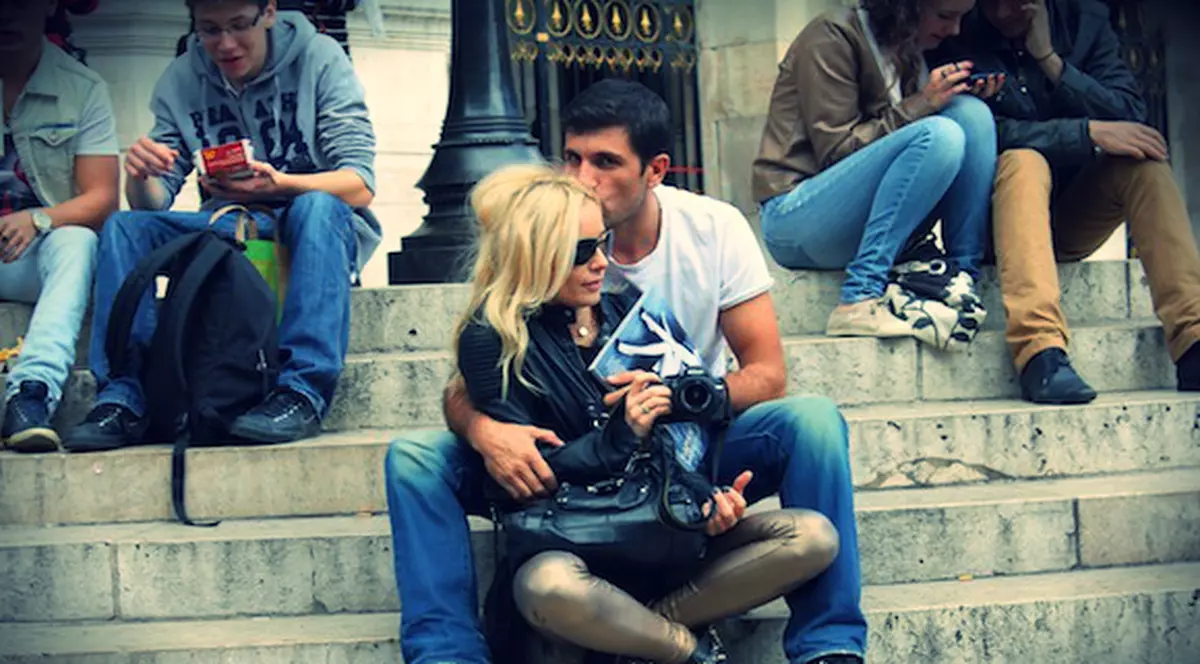 Laura Cosoi, impresionată de reacţiile pozitive despre noul ei iubit! Vezi ce a declarat!